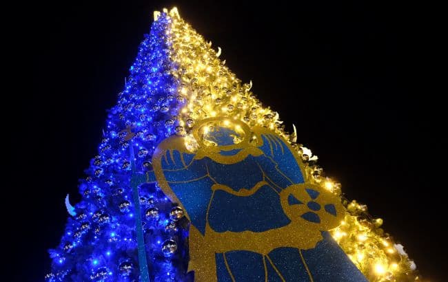 კიევში მთავარი ნაძვის ხე აანთეს