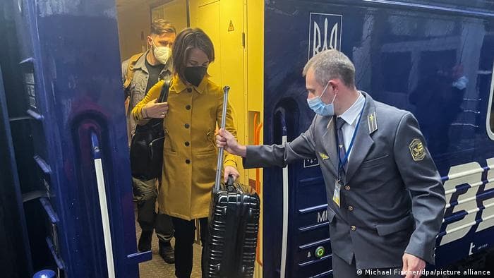 გერმანიის საგარეო საქმეთა მინისტრი კიევში ჩავიდა