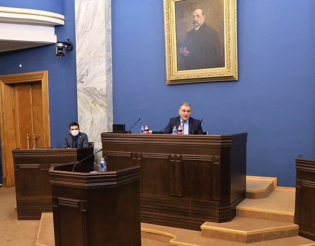 კომიტეტმა ადმინისტრაციული სახდელისგან გათავისუფლებისა და ამნისტიის შესახებ კანონპროექტებზე იმსჯელა