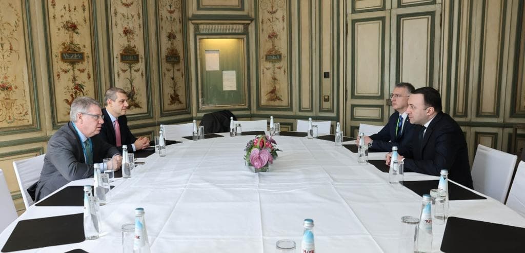 Frontnews image description