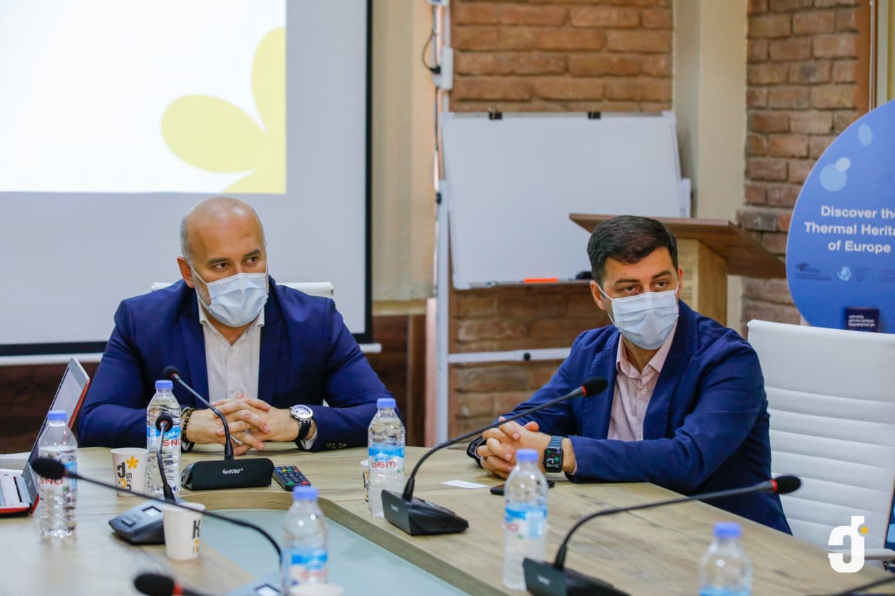 Frontnews image description