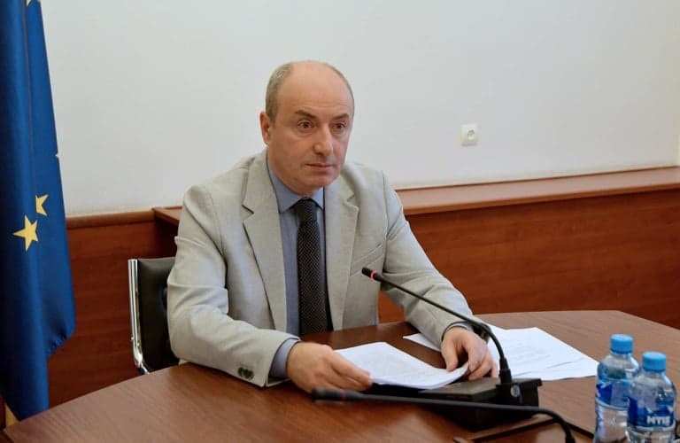 Frontnews image description