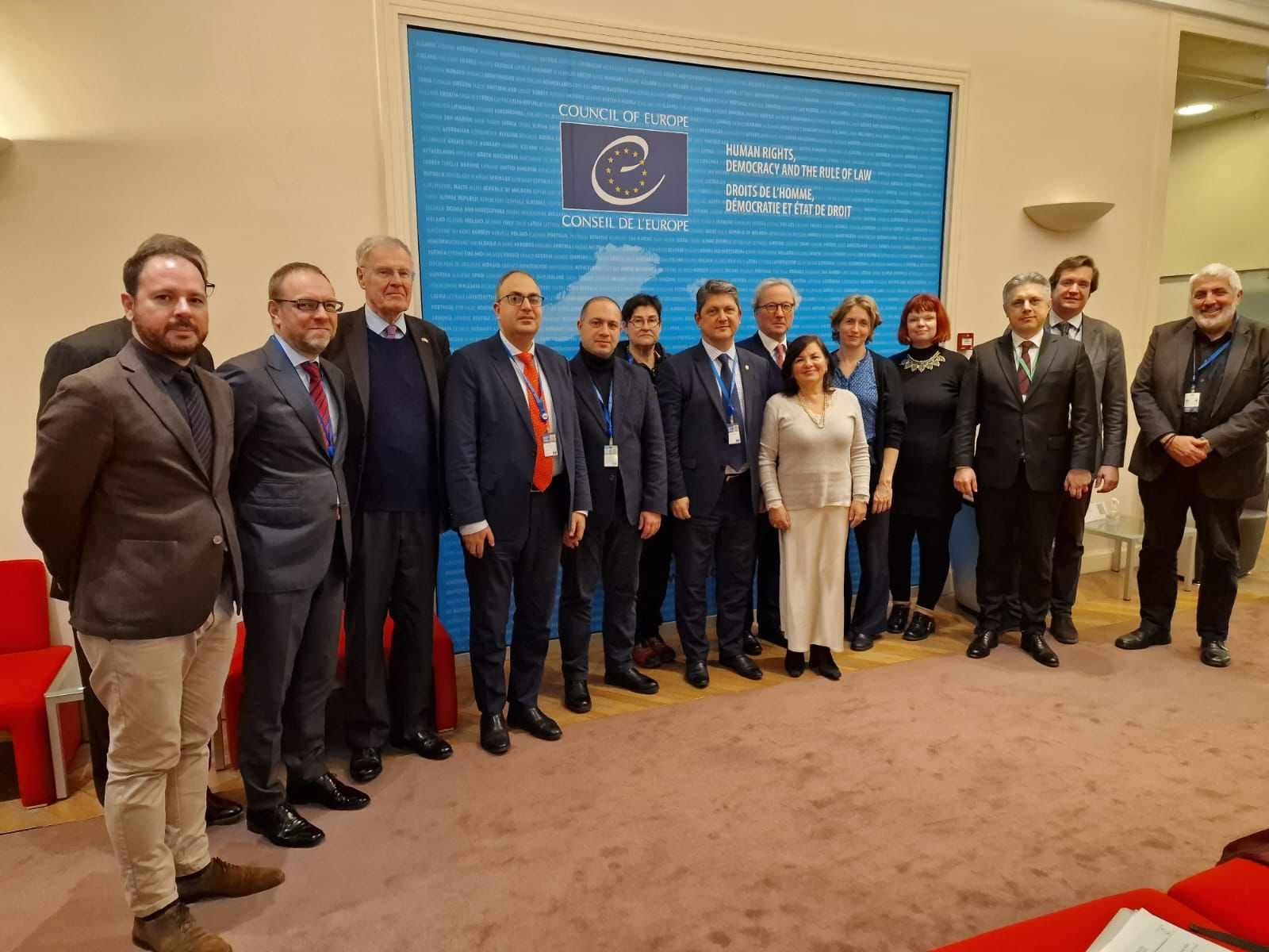 Frontnews image description