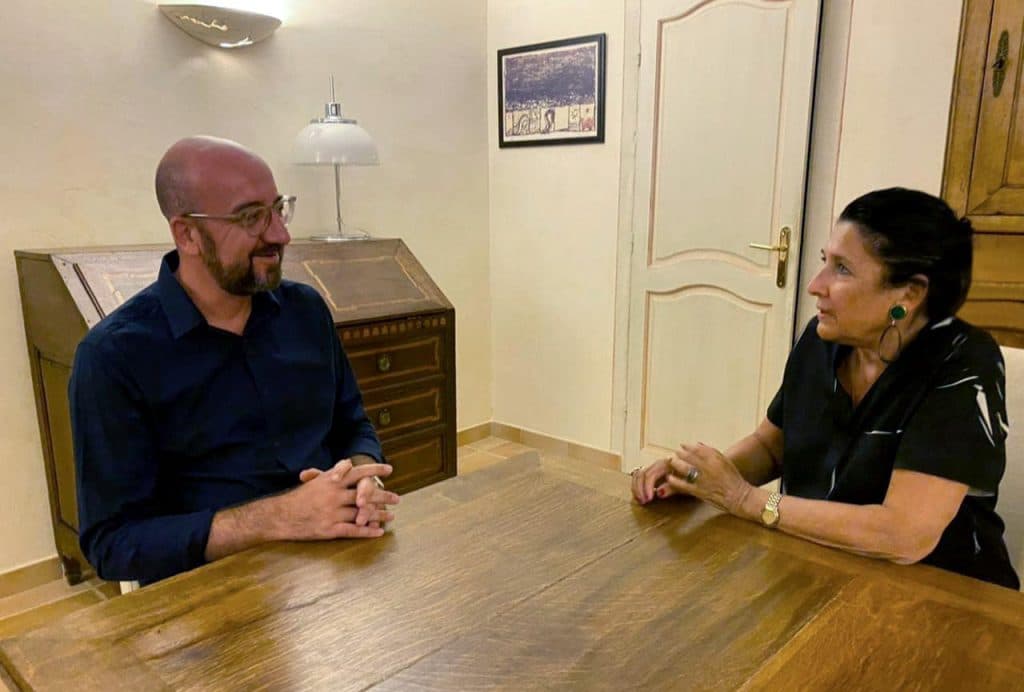 სალომე ზურაბიშვილმა და შარლ მიშელმა არაფორმალური შეხვედრა გამართეს