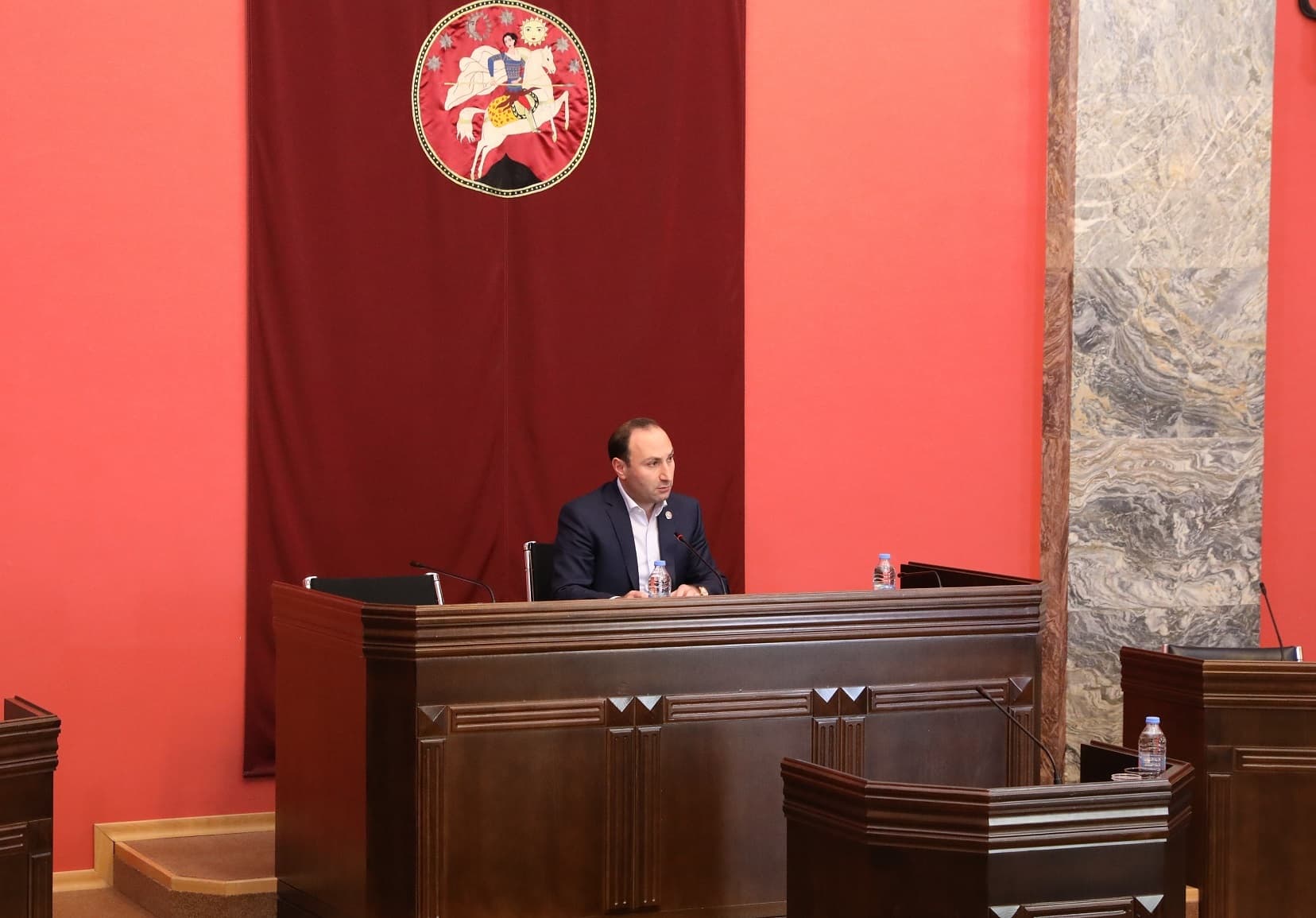 Frontnews image description