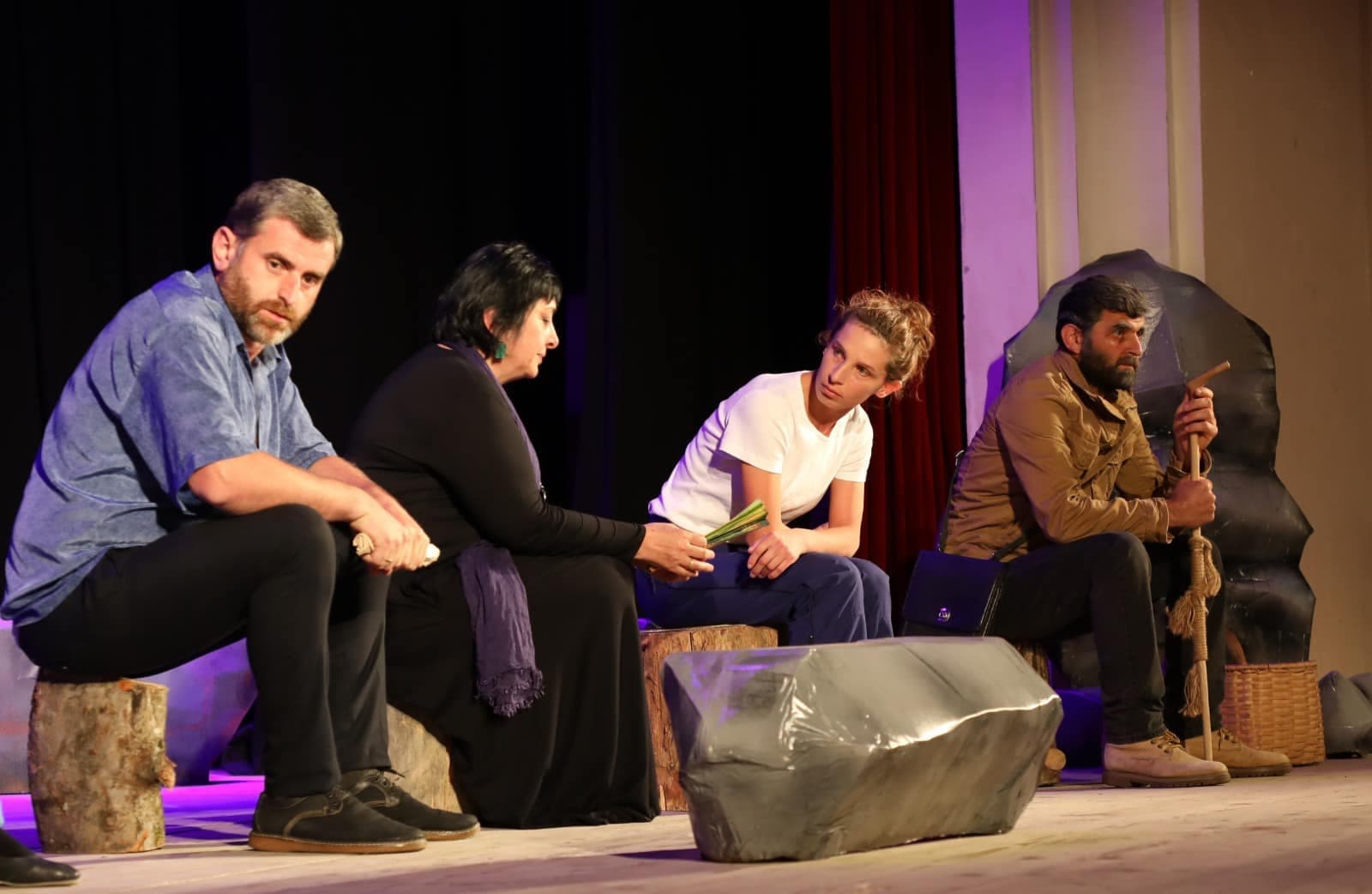 Frontnews image description