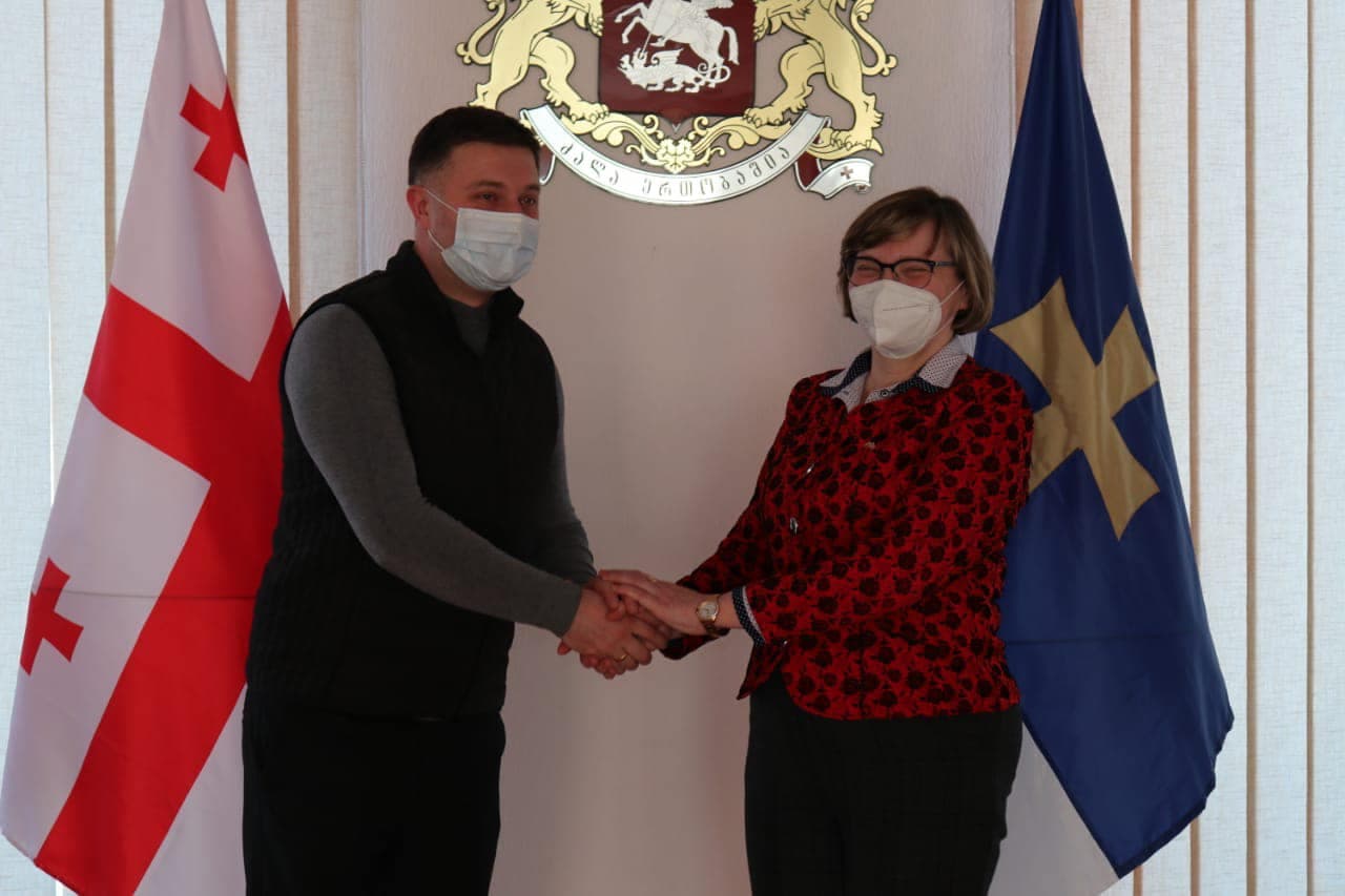 Frontnews image description