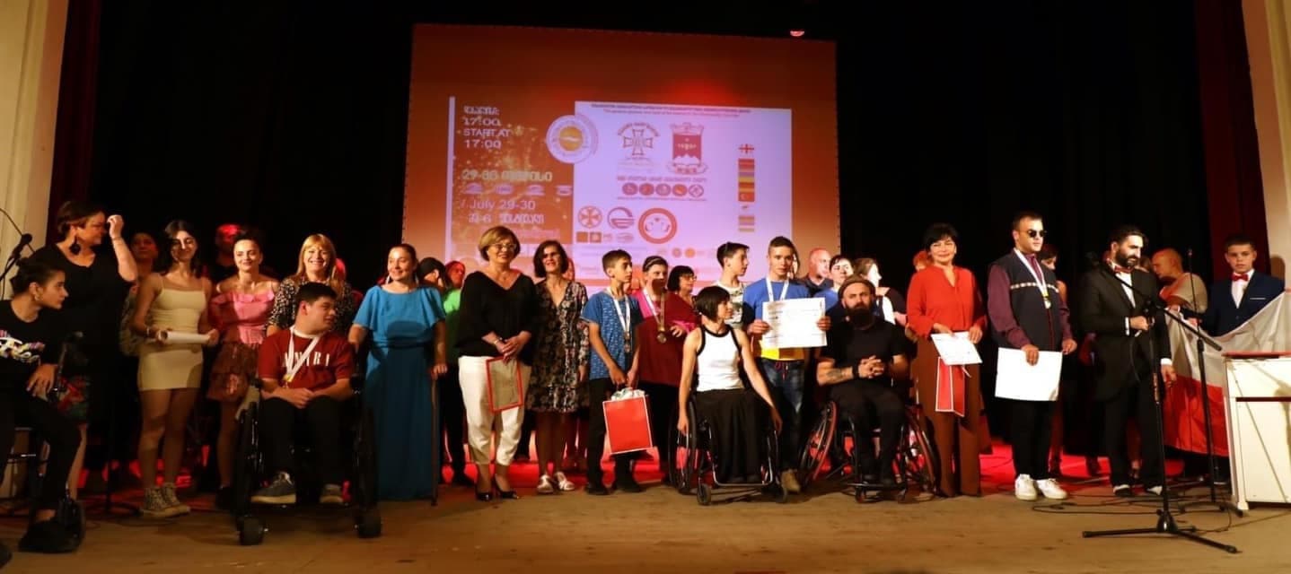 Frontnews image description