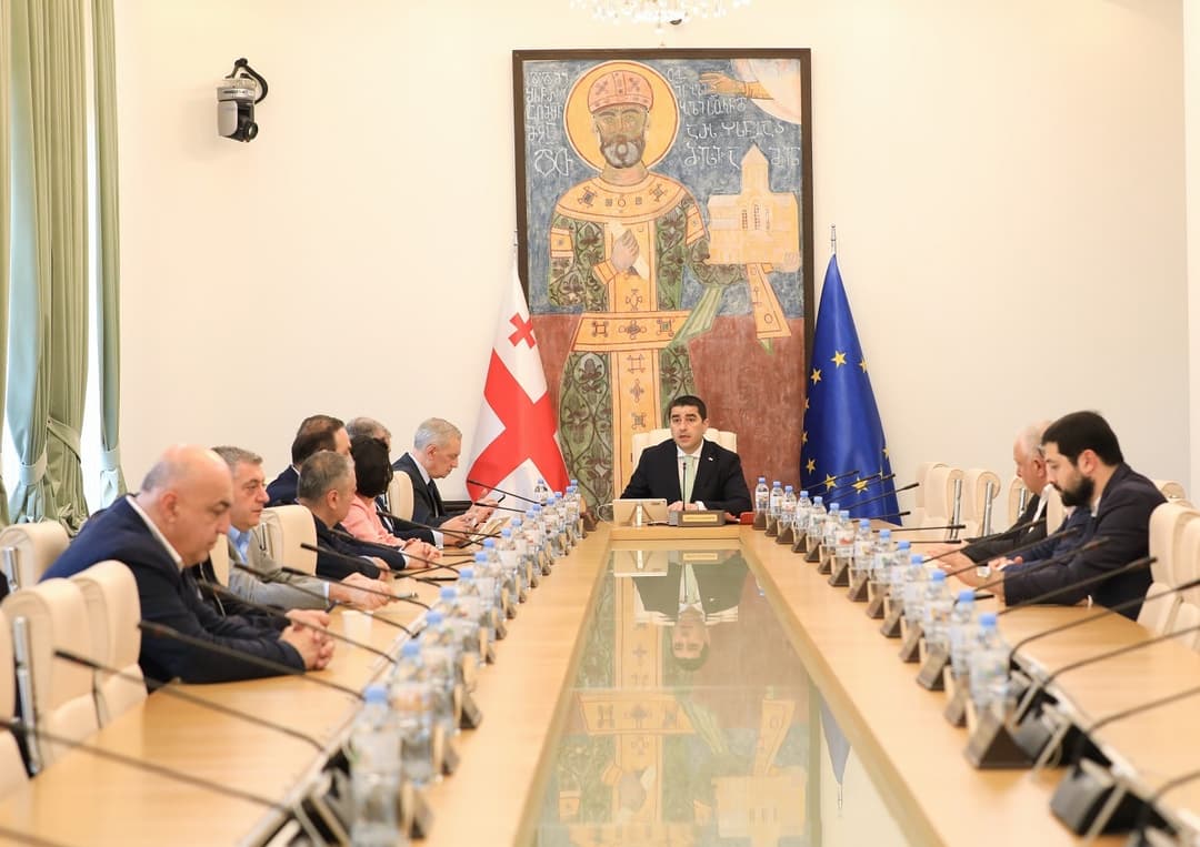 შალვა პაპუაშვილი – მინდა, ოპოზიციას მივმართო: ეს არის მომენტი, როცა 12 რეკომენდაციიდან ერთ-ერთის შესრულება სრულად ოპოზიციის ხელშია