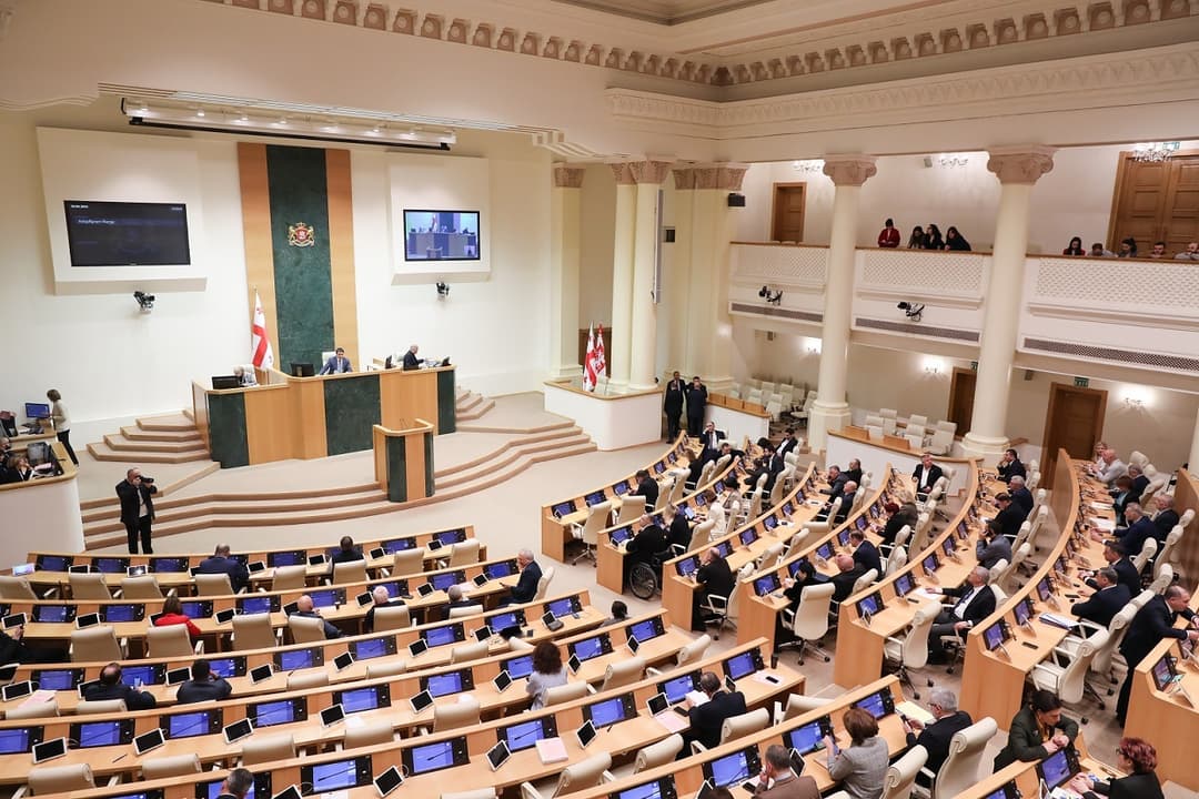 პარლამენტმა “თავდაცვის კოდექსის” პროექტი პირველი მოსმენით მიიღო