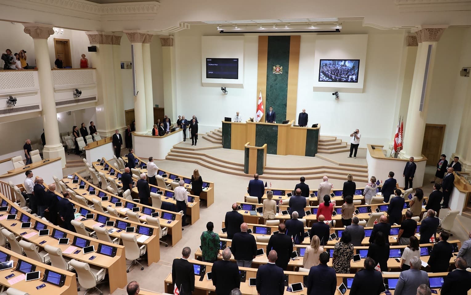 Frontnews image description