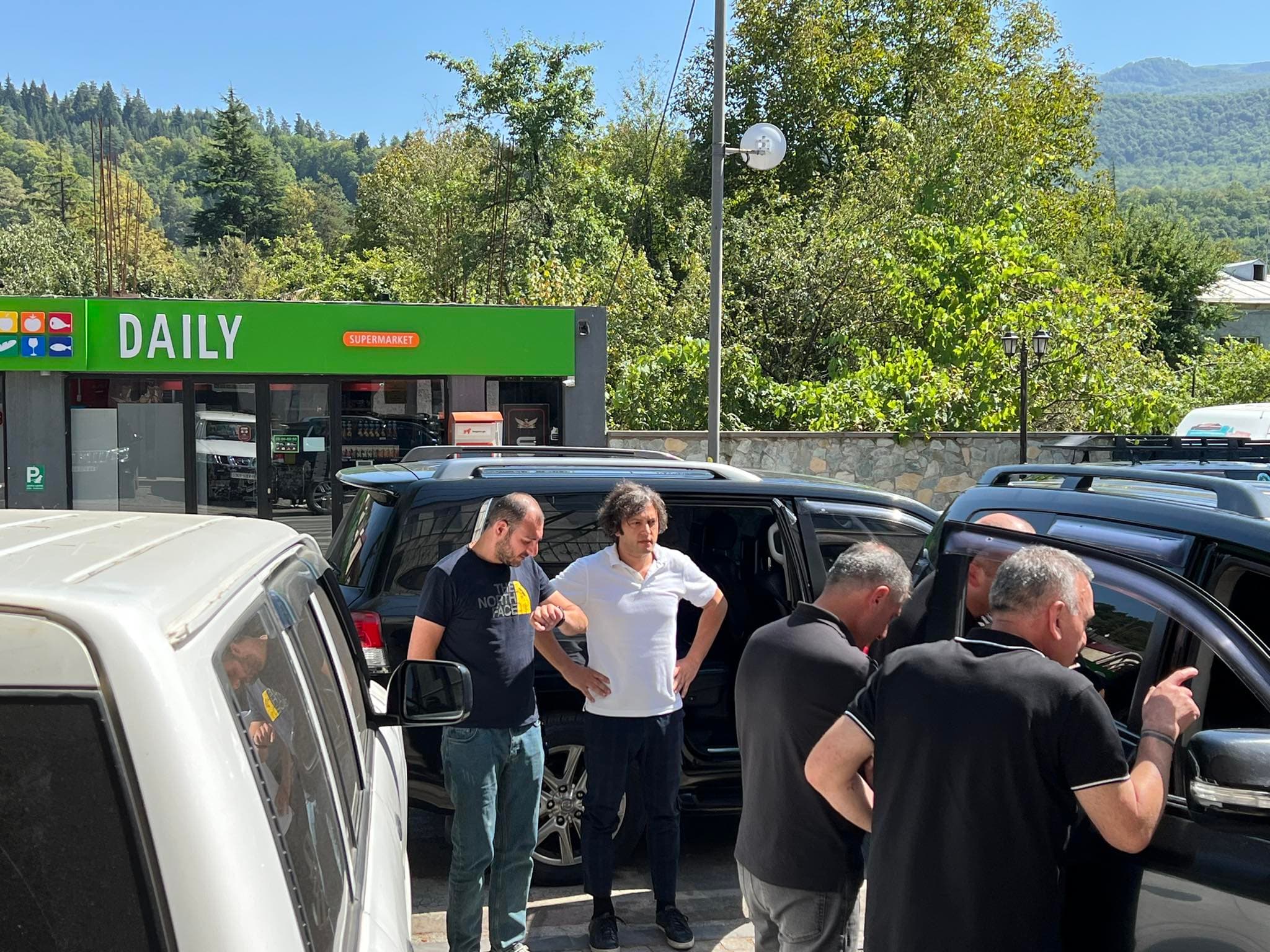 Frontnews image description