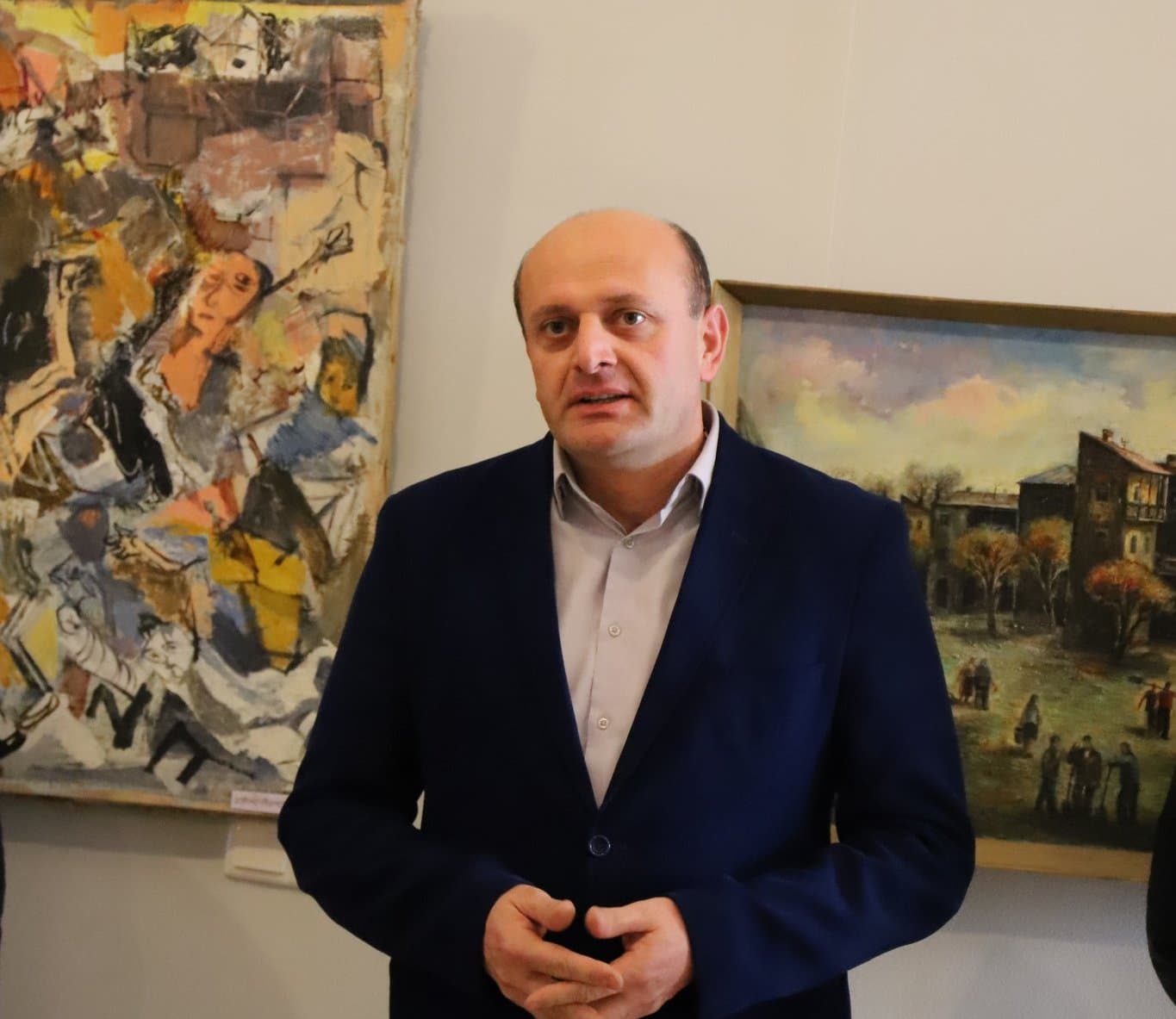 Frontnews image description