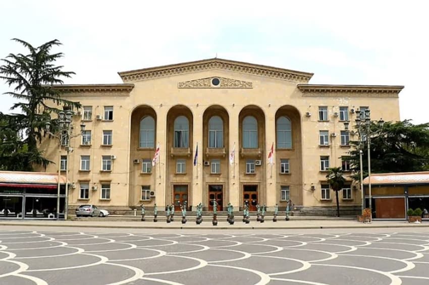 რუსთავის საკრებულოს 6 დეპუტატი შიმშილობას იწყებს