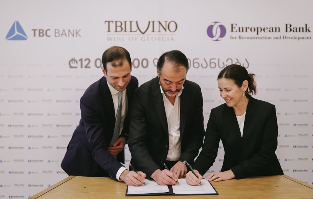 თიბისიმ და EBRD-იმ “თბილღვინოს” საქვევრე მეურნეობა, მაღალტექნოლოგიური ჩამოსასხმელი ხაზი და ვენახების გაშენება დაუფინანსეს