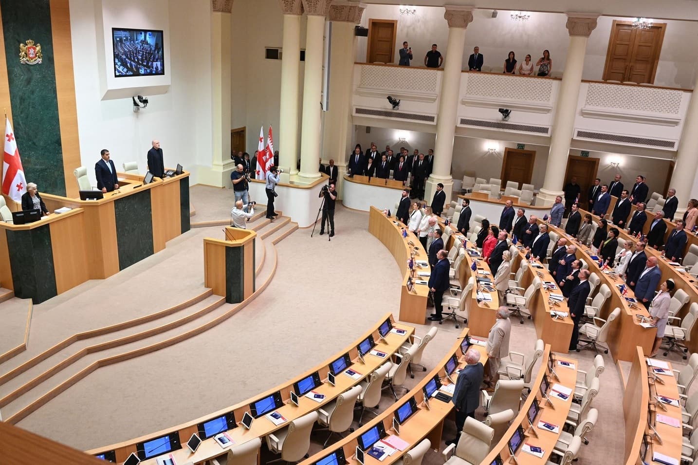 Frontnews image description