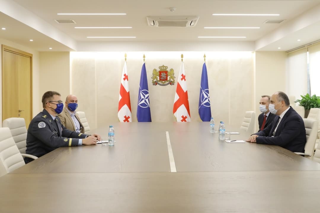 ჯუანშერ ბურჭულაძე ნატოს კიბერთავდაცვის ცენტრის ხელმძღვანელს იაკ ტარიენს შეხვდა