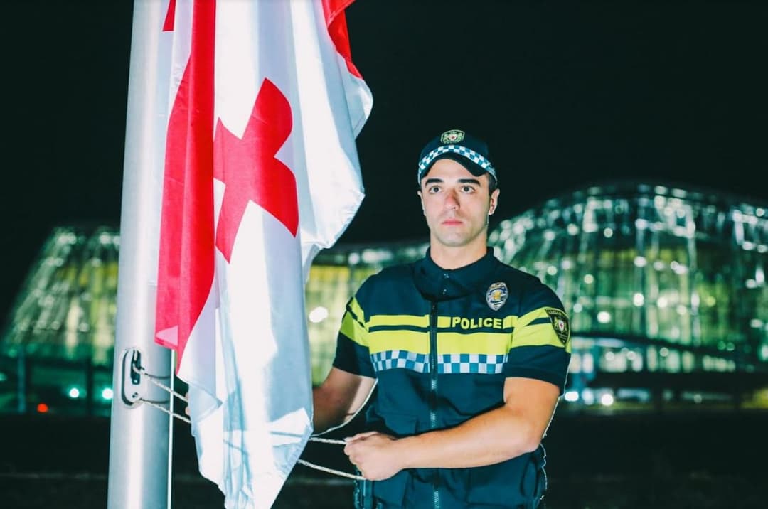 სოხუმის დაცემის დღესთან დაკავშირებით შსს-ს ყველა ადმინისტრაციულ შენობაზე სახელმწიფო დროშები დაშვებულია