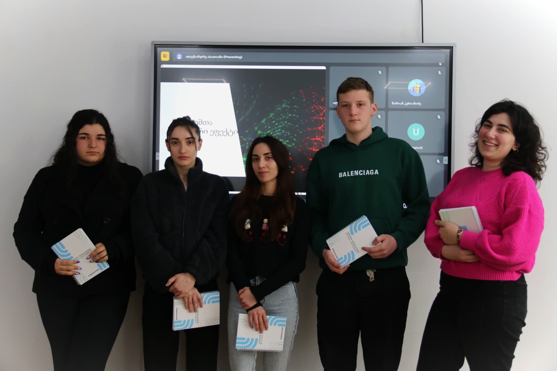 Frontnews image description