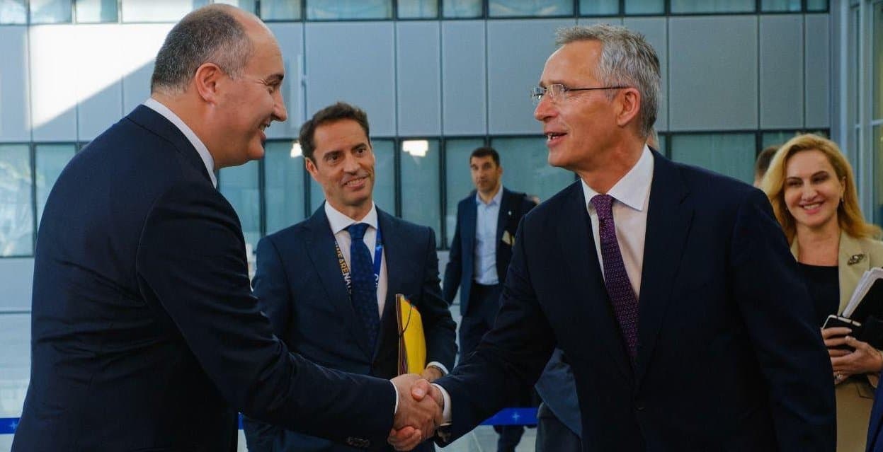 Frontnews image description