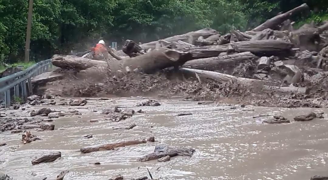 ფშავში ღვარცოფში მოყოლილ ადამიანს ამ დრომდე ეძებენ