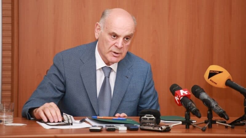 De facto Abkhaz President discusses region’s “possible joining” union state with Russia
