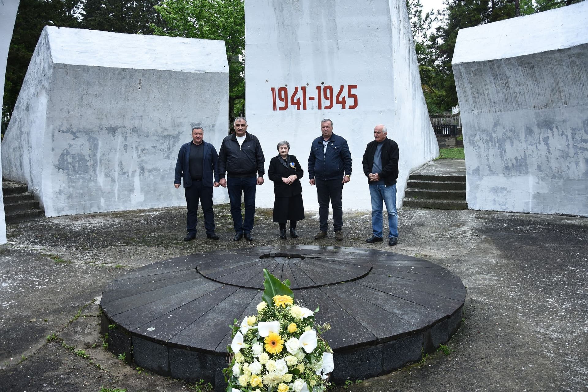 Frontnews image description