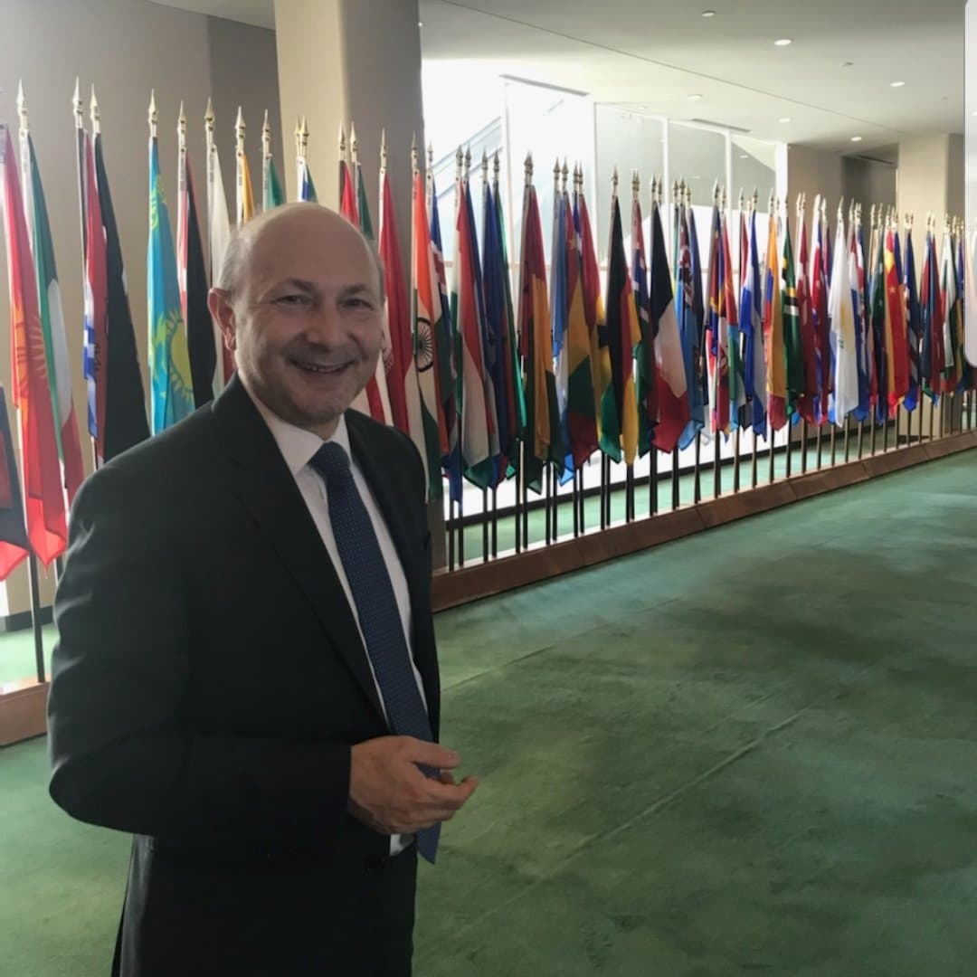 Frontnews image description