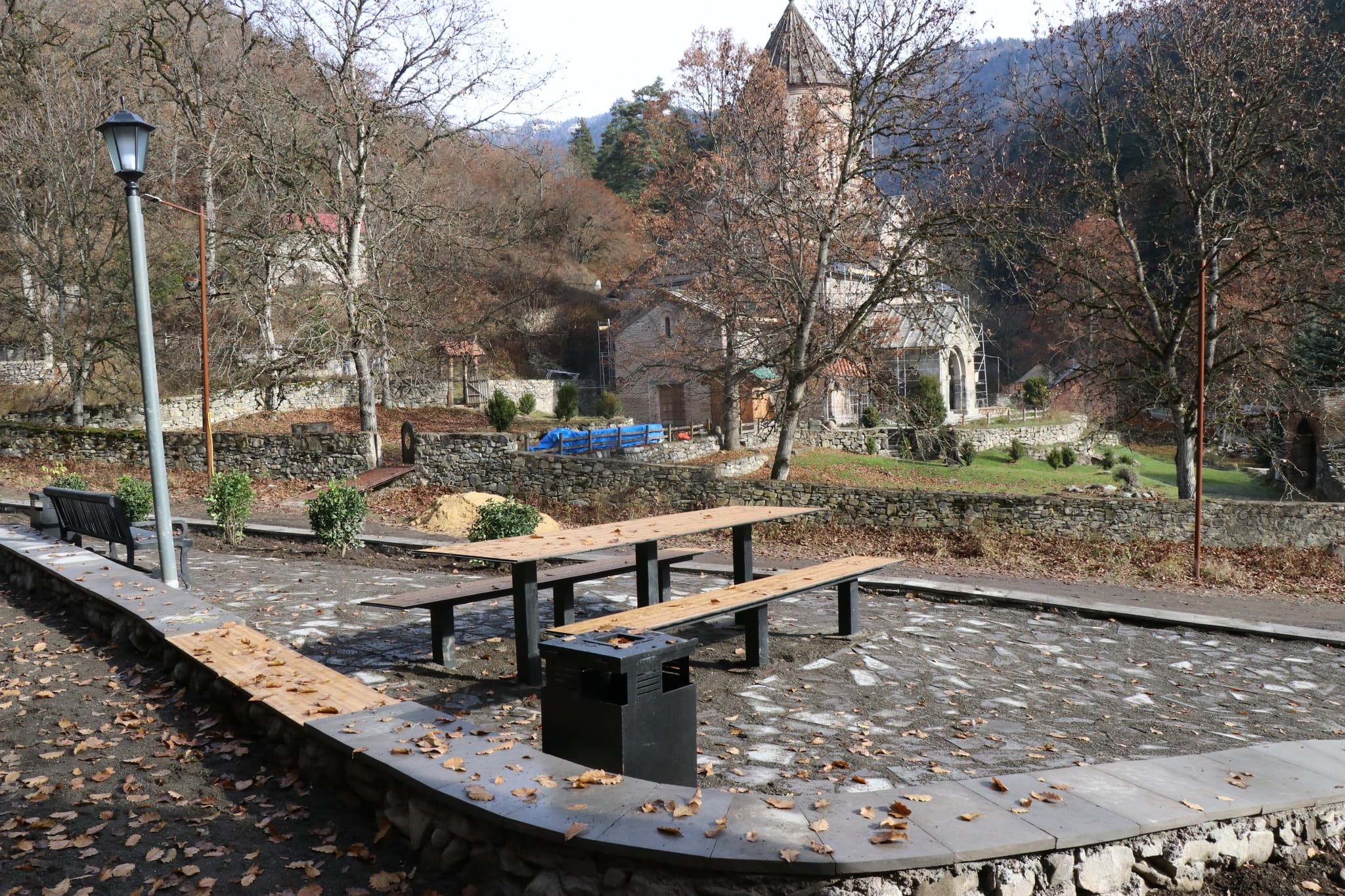 Frontnews image description