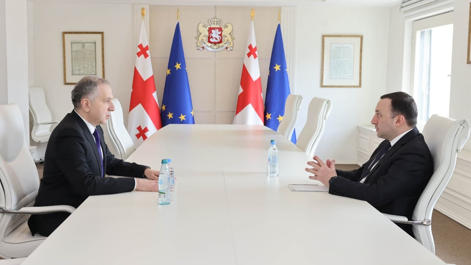 Frontnews image description