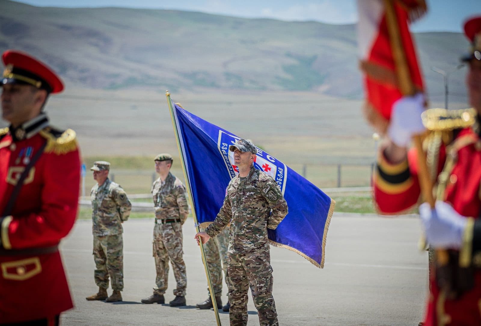 Frontnews image description