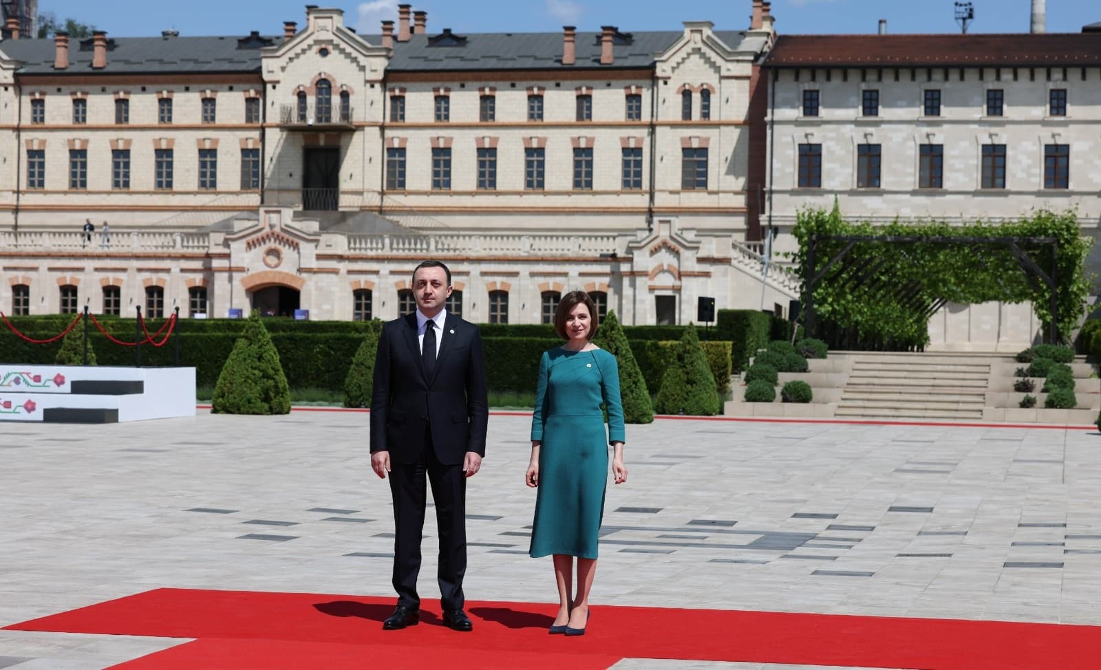 Frontnews image description