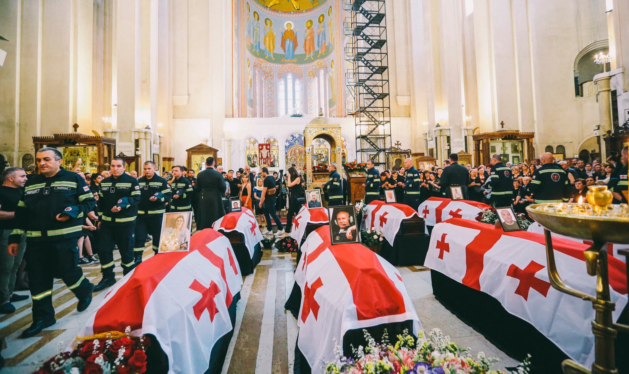 Frontnews image description