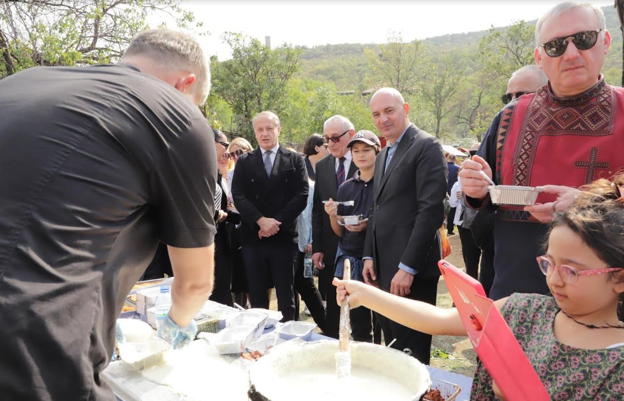 Frontnews image description