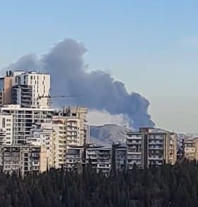 ვარკეთილისა და ვაზისუბნის მიმდებარე ტერიტორიაზე ძლიერი ხანძარია