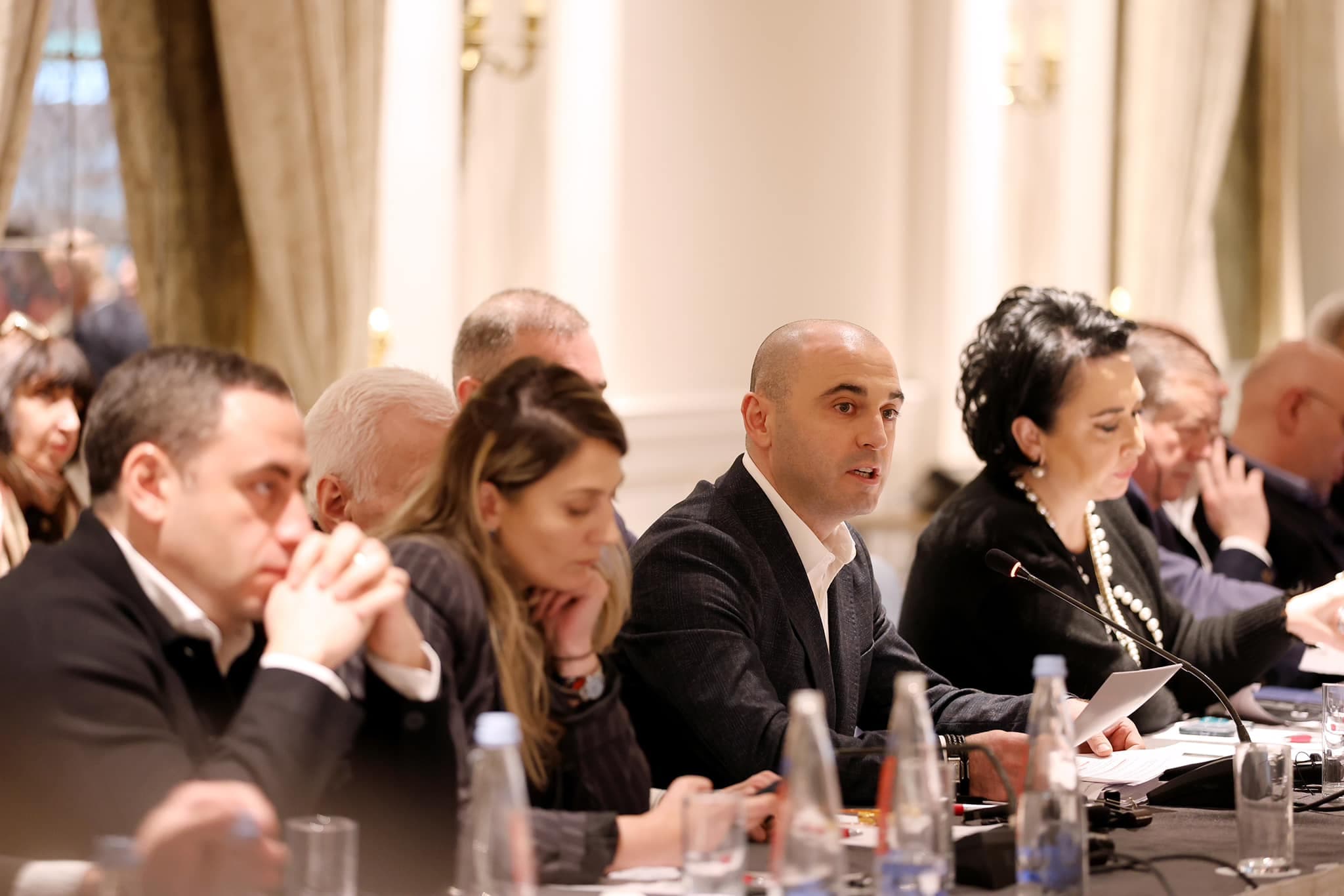 Frontnews image description