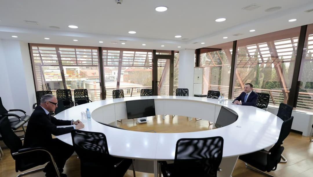 ირაკლი ღარიბაშვილი მარკ კლეიტონს შეხვდა