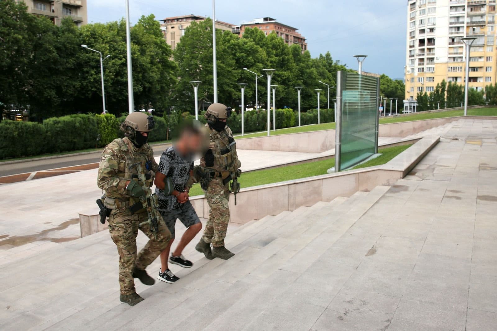 Frontnews image description