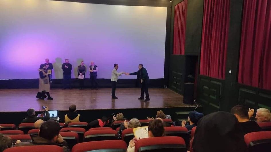 Frontnews image description