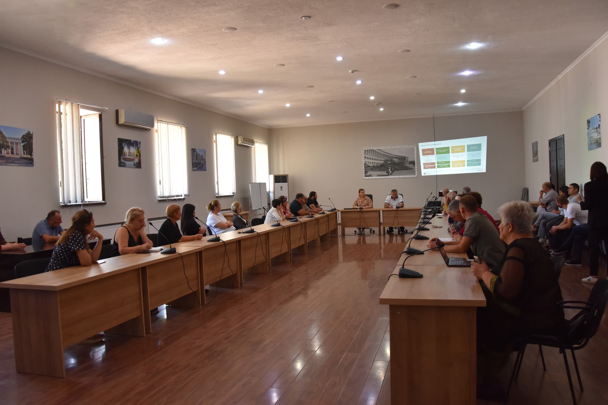 Frontnews image description