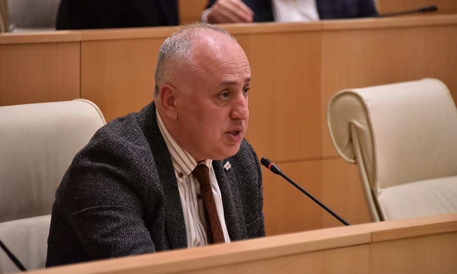 დიმიტრი ხუნდაძე – 2012 წელს მიშამ ვითომ მშვიდობიანად გადააბარა ხელისუფლება და ქვეყანას და საზოგადოებას სიმშვიდეს სწორედ იმ დღიდან არ აძლევს