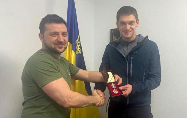 ზელენსკიმ ოკუპანტების ტყვეობიდან გათავისუფლებული მელიტოპოლის მერი დააჯილდოვა