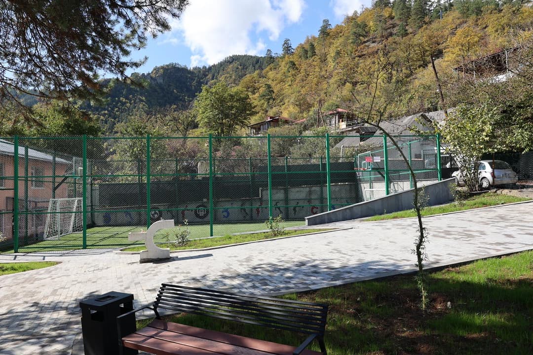 ლიკანში, მესხეთის N85-ში, სპორტული მოედნისა და სკვერის მოწყობის სამუშაოები დასრულდა