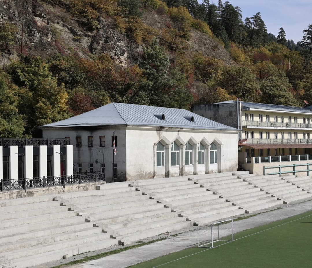 ბორჯომში, ჯემალ ზეინკლიშვილის სახელობის ცენტრალური სტადიონის რეაბილიტაცია მიმდინარეობს