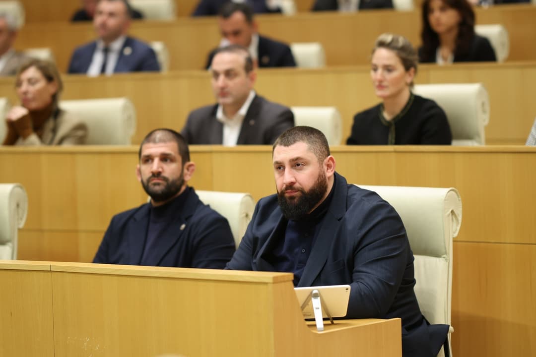 ლაშა ტალახაძე – თქვენ ხართ ის ადამიანები, ვინც ბავშვებს ნაძვის ხეს ართმევთ, მაგრამ არ გამოგივათ, ნამდვილად აენთება ნაძვის ხე