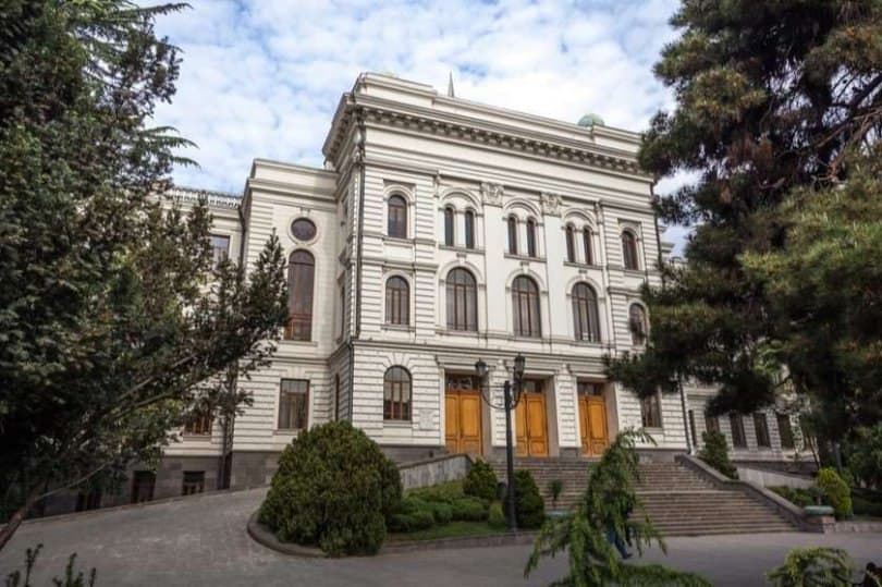 სტუდენტების ნაწილი ჯაბა სამუშიას გადადგომას მოითხოვს