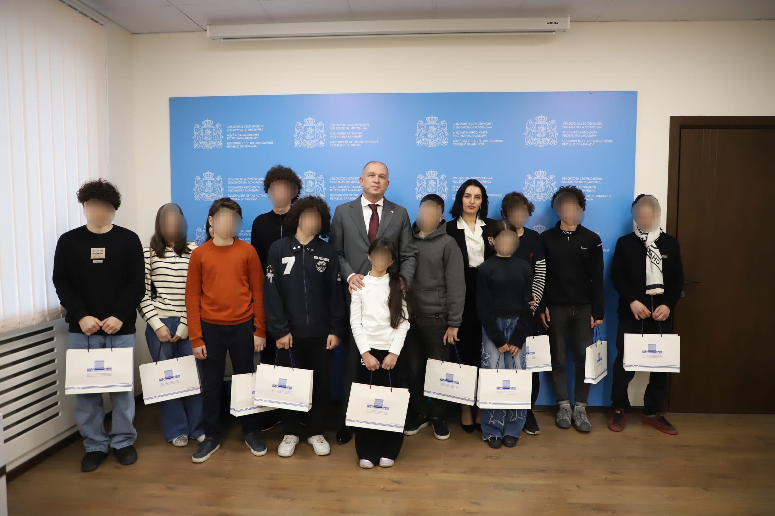 Frontnews image description