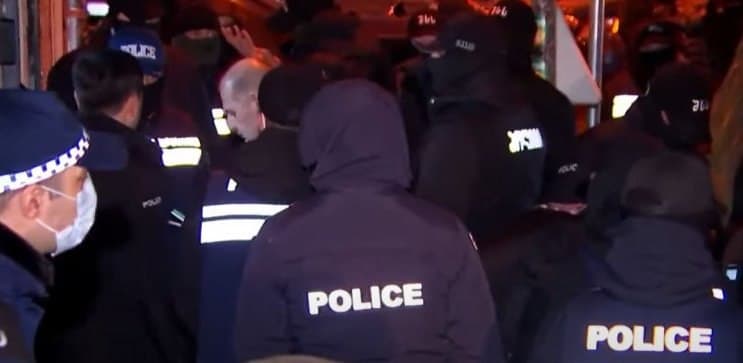 პოლიციამ “ერთიანობა – ნაციონალური მოძრაობის” ახალგაზრდული ორგანიზაციის წევრები დააკავა