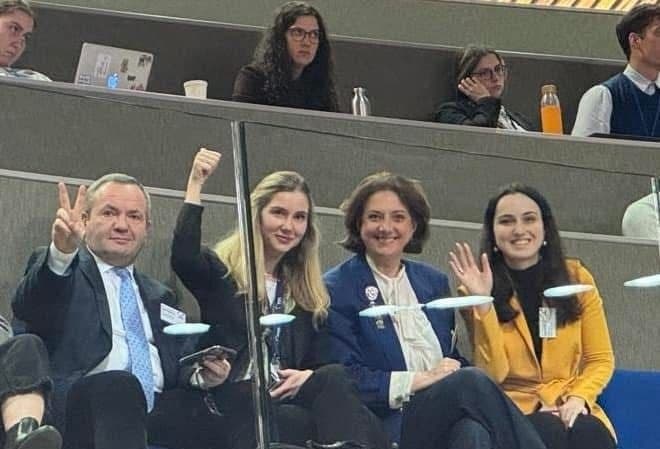 Frontnews image description