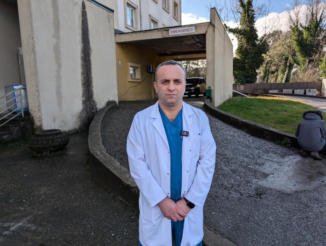 საბერიოში ხანძრის შედეგად დაშავებული ქალი ქუთაისის რეფერალურ კლინიკაში გადაიყვანეს